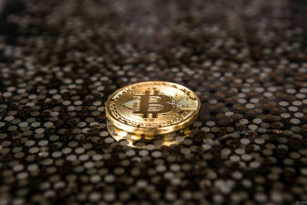 比特币正效仿黄金上涨：分析师称 2025 年第三季度比特币目标价位将达到 13 万美元