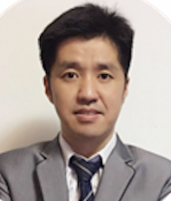 严翔翔照片